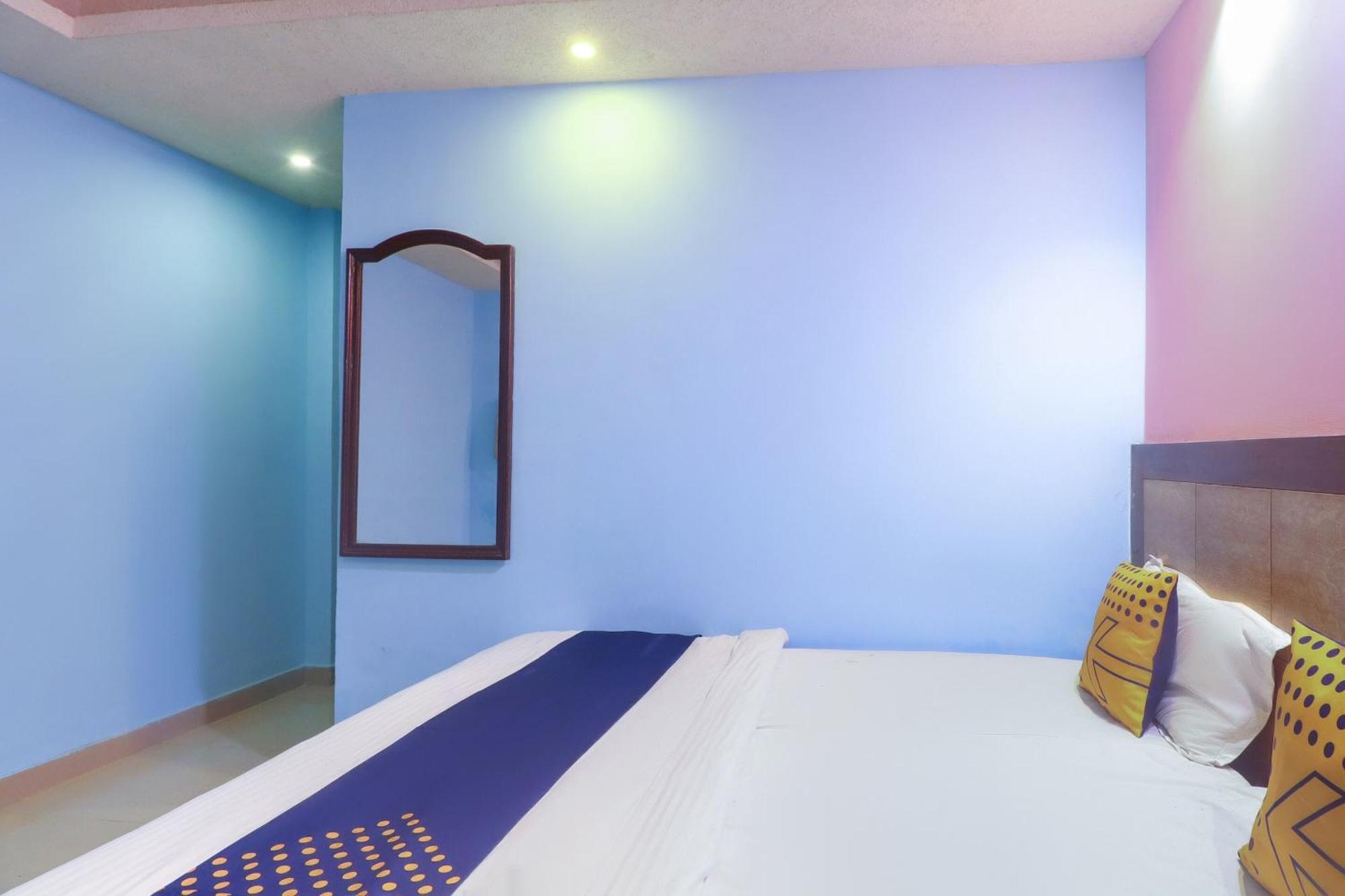 Spot On 75963 Hotel Prince بود جايا المظهر الخارجي الصورة